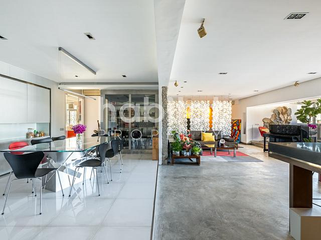 Spacious Apartment in Tai Hang