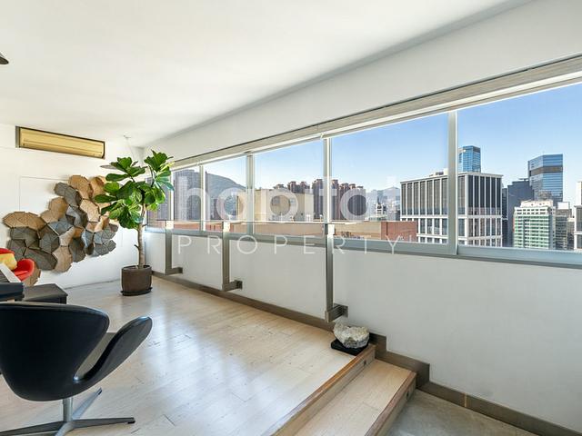 Spacious Apartment in Tai Hang