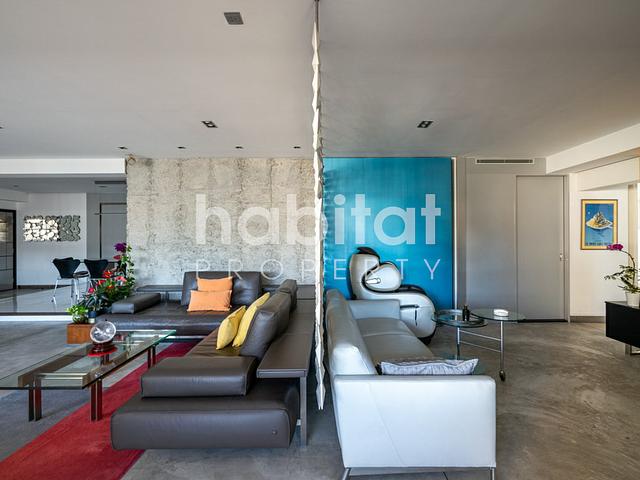 Spacious Apartment in Tai Hang