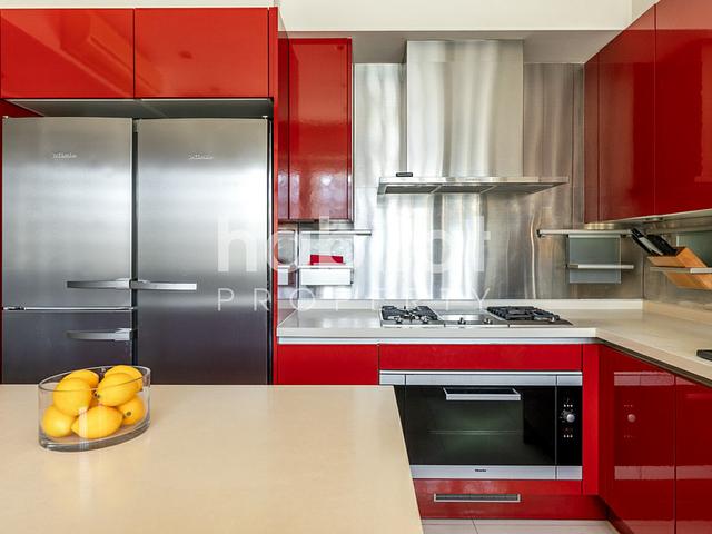 Spacious Apartment in Tai Hang