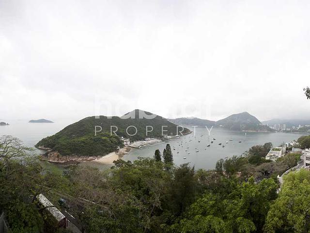 Spacious Family Home Overlooking Deep Water Bay