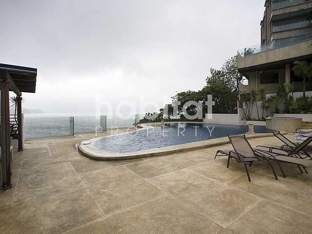 Rarely Available Seaview Townhouse