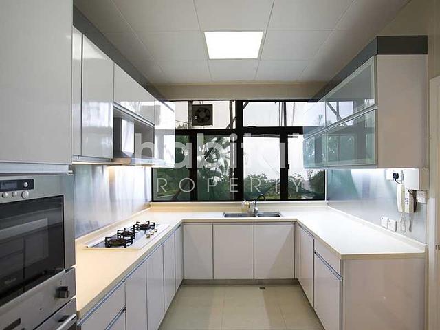 Rarely Available Seaview Townhouse