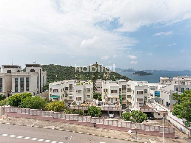 Spacious Home in a Low-Rise Building in Chung Hom
