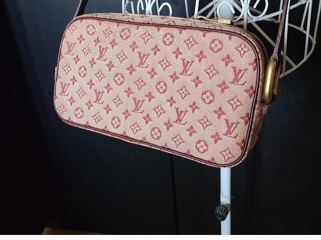 LV Louis Vuitton sling bag