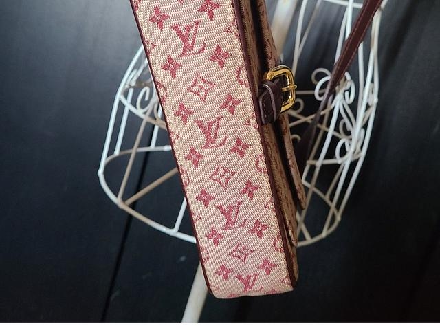 LV Louis Vuitton sling bag