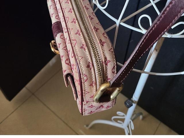 LV Louis Vuitton sling bag