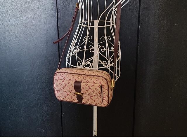LV Louis Vuitton sling bag