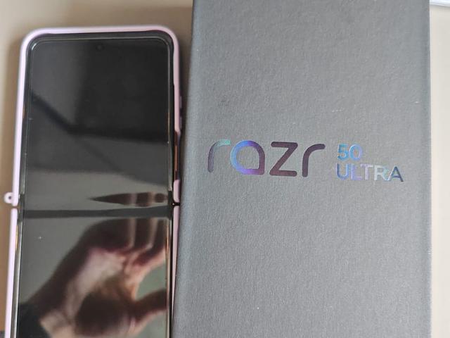 Motorola Razr 50 Ultra (12GB RAM + 512GB Storage) 