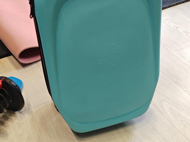 Zinc Flyte Case Scooter – 18" Blue ($300 HKD)