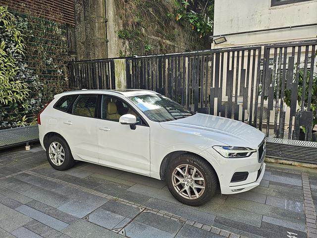 2018 Volvo XC60 T5 Momentum 