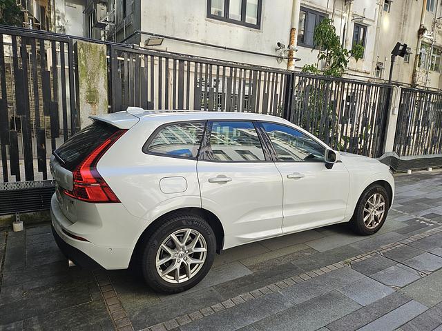 2018 Volvo XC60 T5 Momentum 