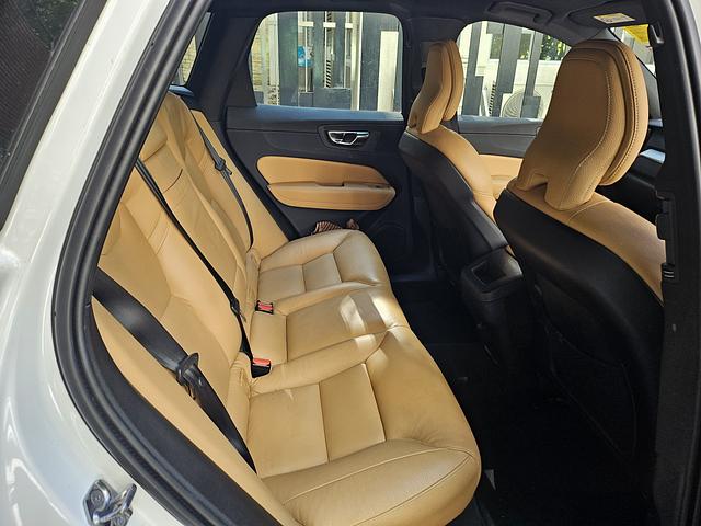 2018 Volvo XC60 T5 Momentum 