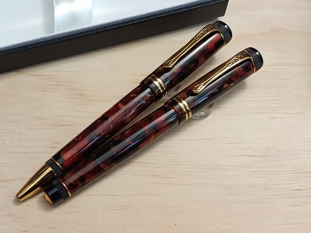 Clollection of my limited edition Dia2 Pen Set