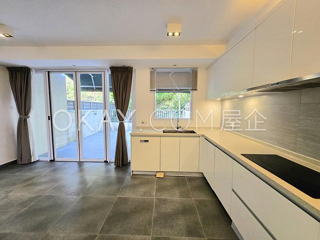 Headland Village - Seabee Lane | Headland Village