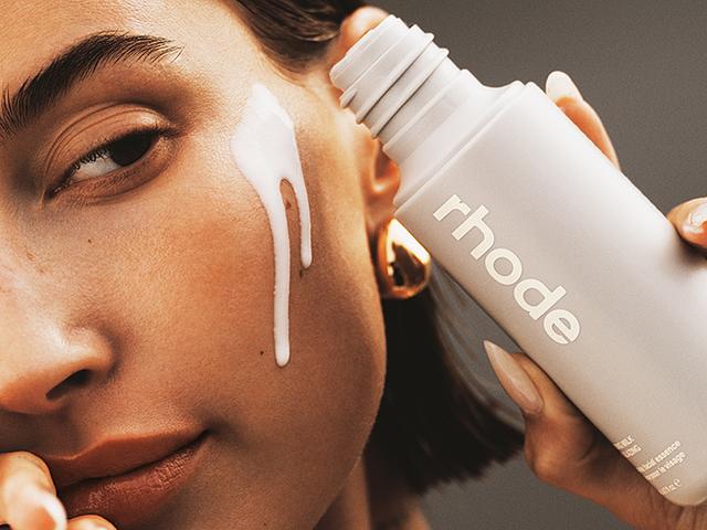 Rhode Glazing Milk (4.2oz)