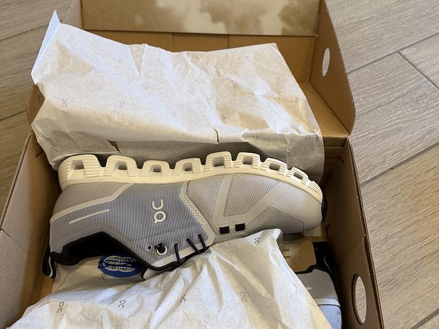 On Cloud 5 Waterproof Glacier Grey and White