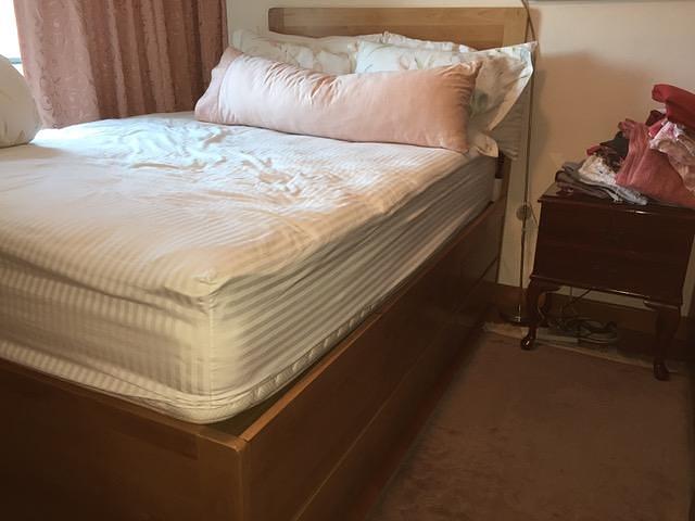 Double size solid wood bedframe w/ 6 deep drawers