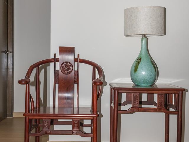 Elegant Chinese Rosewood Armchairs Side Table Set