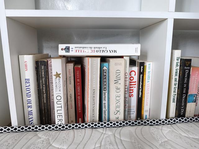Frence( English) language books free 