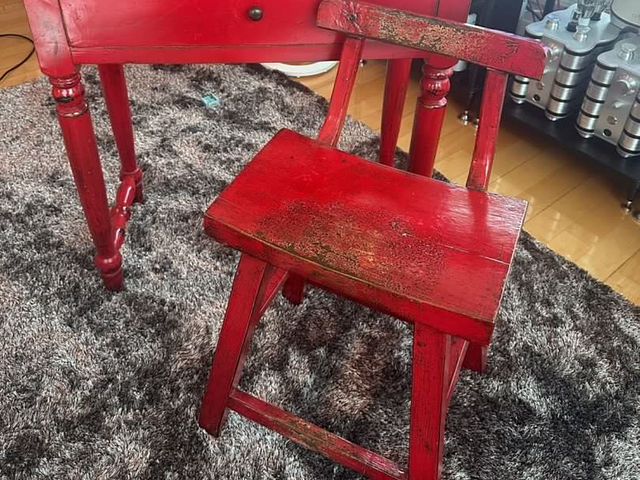 Beautiful Chinese table and chair 