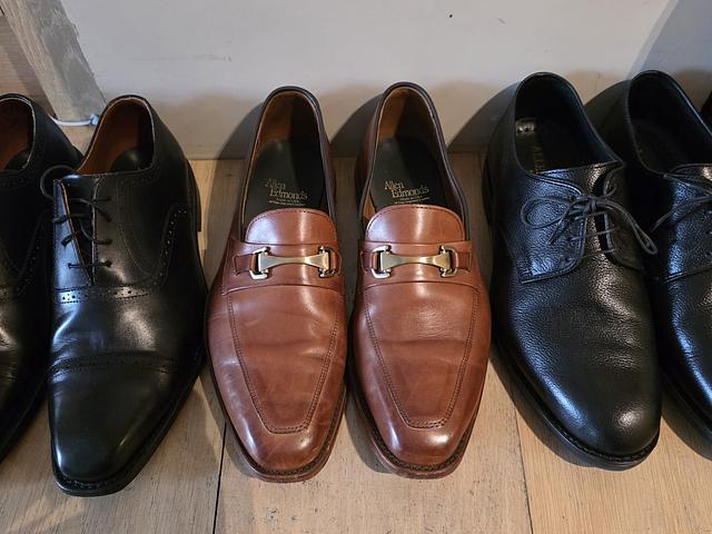Mens Quality Shoes - clearance! Size US 9