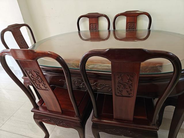 Rosewood Dining Table with 6 Chairs