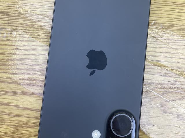 iPhone 17 256GB – 98% Battery – SIM Unlocked – Exc