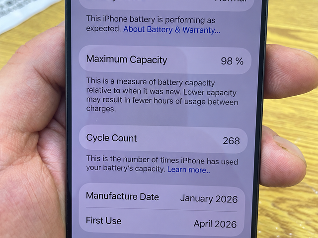 iPhone 17 256GB – 98% Battery – SIM Unlocked – Exc