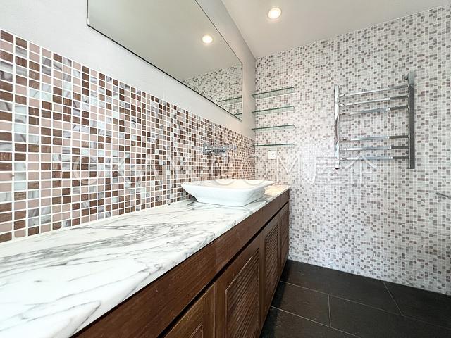60 Victoria Road | 60 Victoria Road, Western