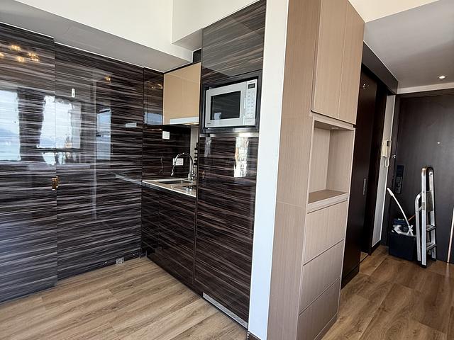 Price reduce. New Reno Harbourview. 5 min ifc 