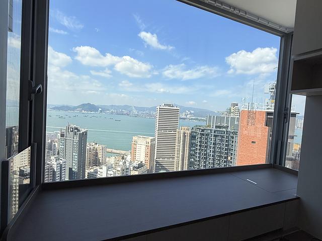 Price reduce. New Reno Harbourview. 5 min ifc 