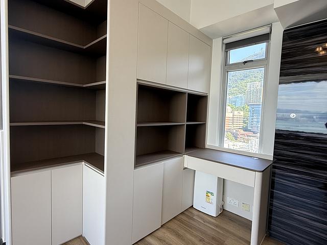 Price reduce. New Reno Harbourview. 5 min ifc 