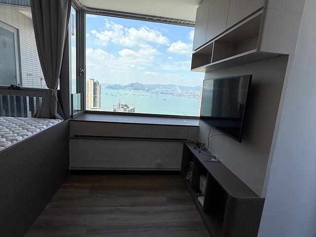 Price reduce. New Reno Harbourview. 5 min ifc 