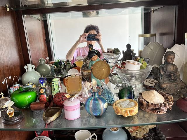 A display cabinet