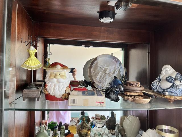 A display cabinet