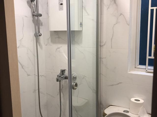 Nice & modern design 2 bedroom apt 5 mins MTR KT