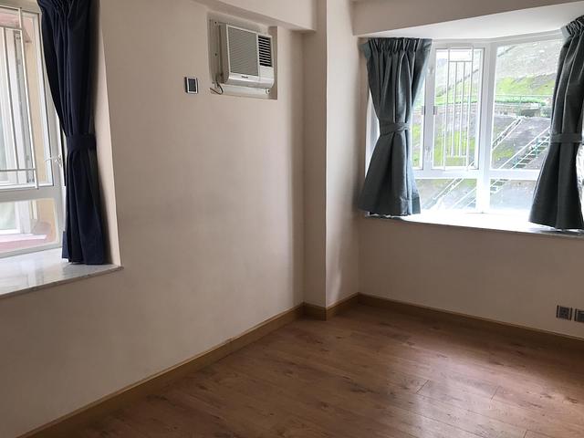 Nice & modern design 2 bedroom apt 5 mins MTR KT