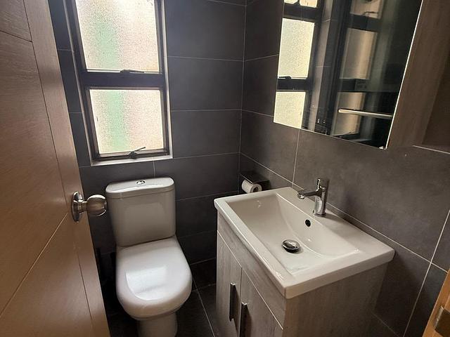 Near Escalator, Modern Reno; High Floor