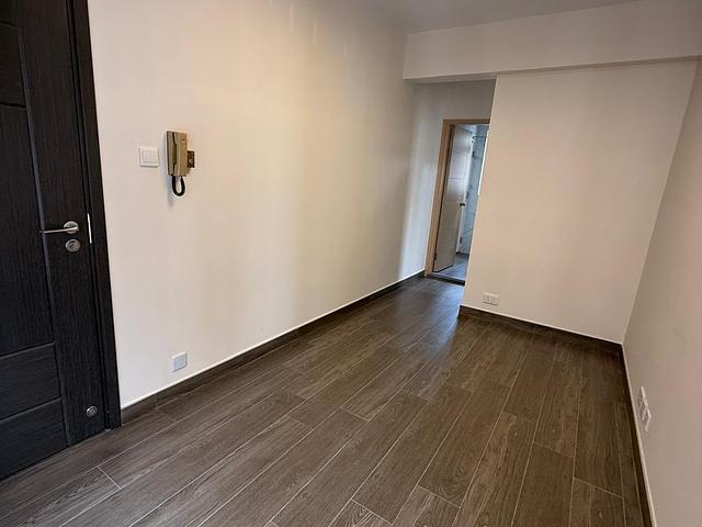 Near Escalator, Modern Reno; High Floor