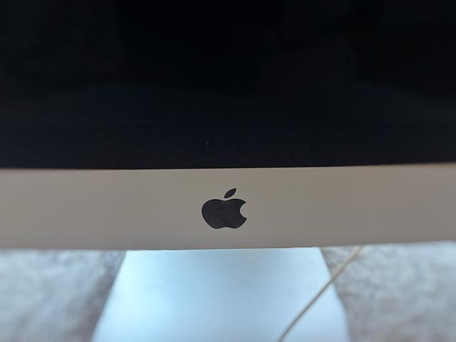  iMac 21.5,  Retina 4K 1TB with keyboard 