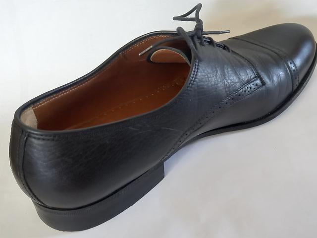 Hobson's 3-Eyelet Custom Grade Cap-Toe Oxfords
