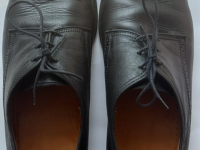 Hobson's 3-Eyelet Custom Grade Cap-Toe Oxfords