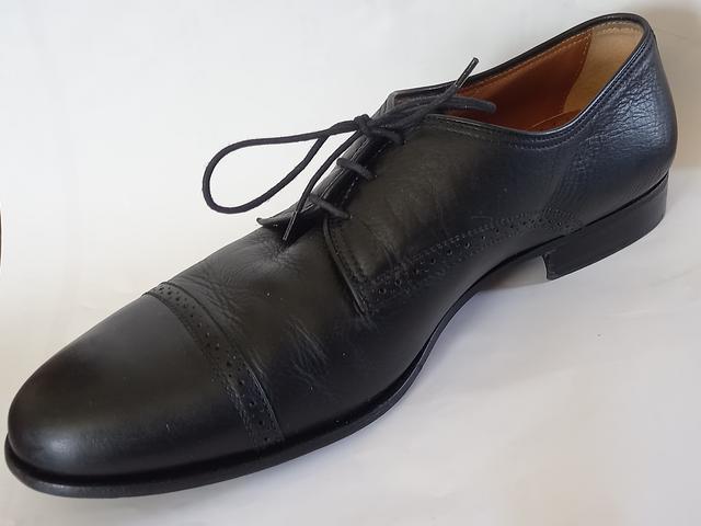 Hobson's 3-Eyelet Custom Grade Cap-Toe Oxfords