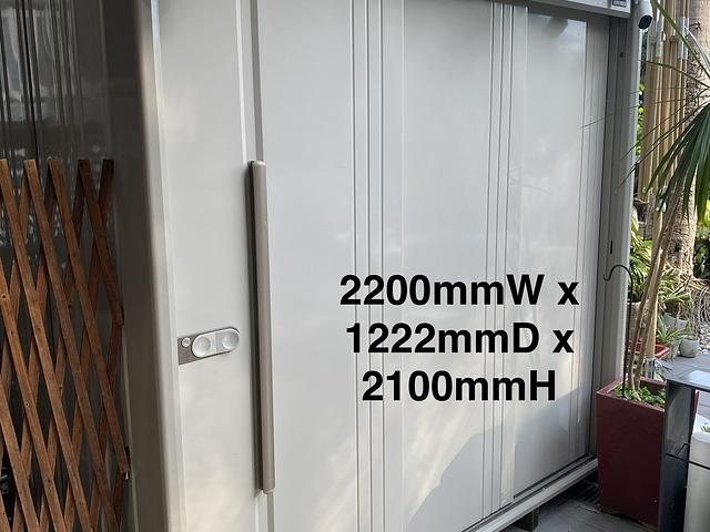 Metals sheds with locks