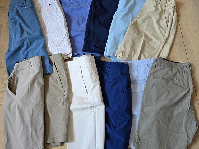 Mens assorted shorts sized 33/34