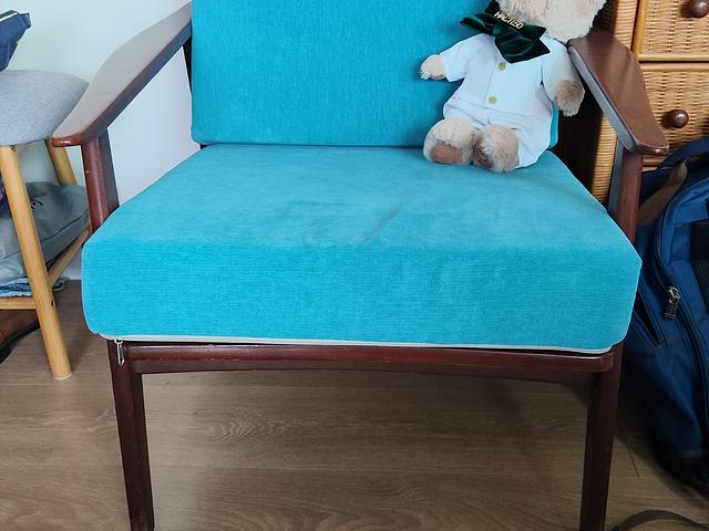 Mid-Century Lounge Chair Solid Wood Spindle Back