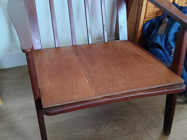 Mid-Century Lounge Chair Solid Wood Spindle Back