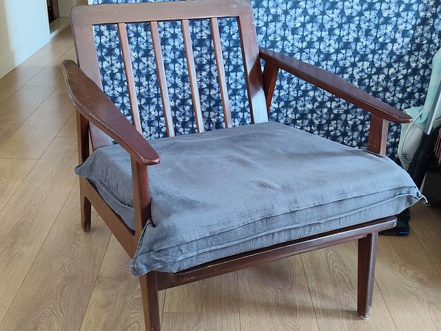 Mid-Century Lounge Chair Solid Wood Spindle Back