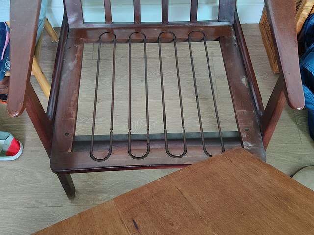Mid-Century Lounge Chair Solid Wood Spindle Back